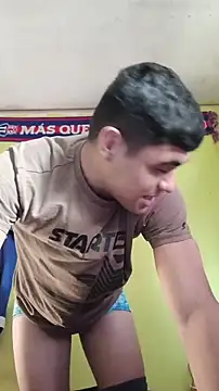 juanfritaa21 online show from May 25, 2026, 8:51 pm