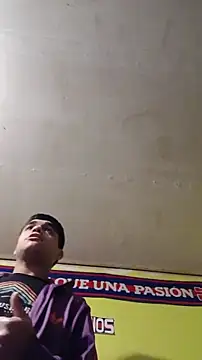 juanfritaa21 online show from May 27, 2026, 11:34 pm