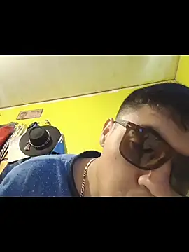 juanfritaa21 online show from October 14, 2025, 3:23 pm