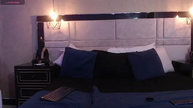 SaraaTylor online show from September 22, 2025, 2:17 am