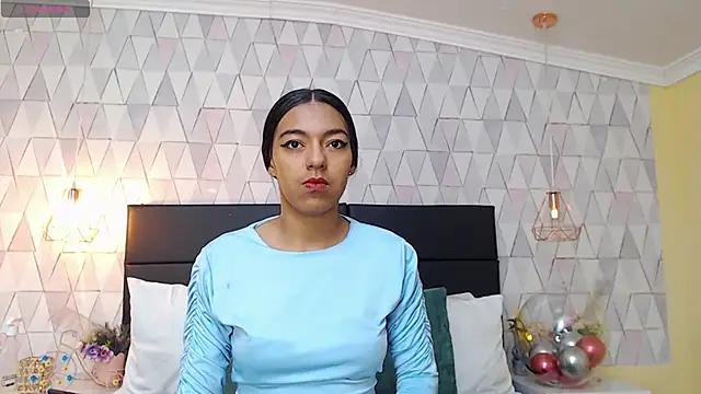 SaraaTylor online show from September 19, 2025, 12:31 pm