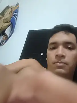 Snapshot of Rolando006 chatting on June 15, 2026, 9:03 pm Rolando006 online show from June 15, 2026, 9:03 pm