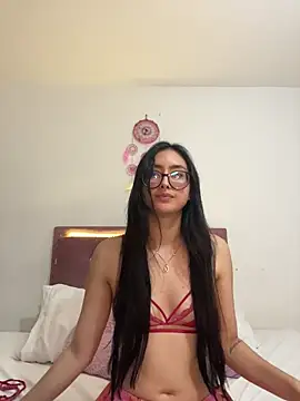 Snapshot of Just_Isaa chatting on December 4, 2025, 4:06 pm Just Isaa online show from December 4, 2025, 4:06 pm