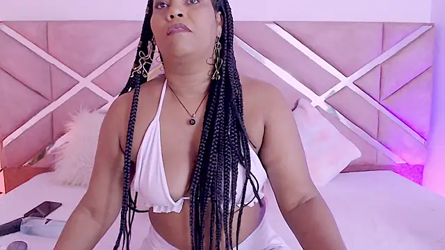 Snapshot of sofia_07 chatting on February 13, 2026, 9:37 pm sofia 07 online show from February 13, 2026, 9:37 pm