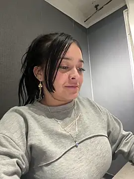 Emily Rivers  online show from October 18, 2025, 2:57 am