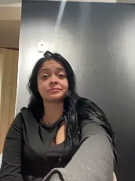 Emily Rivers  online show from September 16, 2025, 1:12 pm