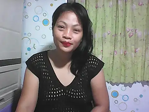 Snapshot of HottyElle chatting on April 24, 2026, 3:47 pm HottyElle online show from April 24, 2026, 3:47 pm