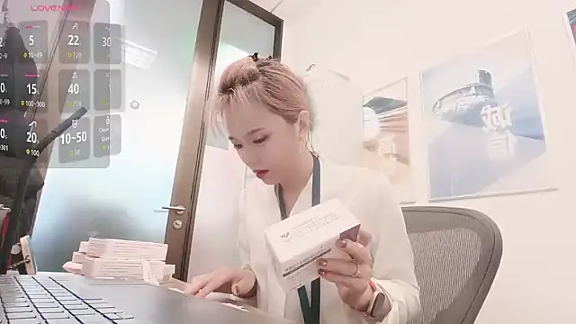 Snapshot of KKMM168 chatting on February 27, 2026, 2:12 am KKMM168 online show from February 27, 2026, 2:12 am