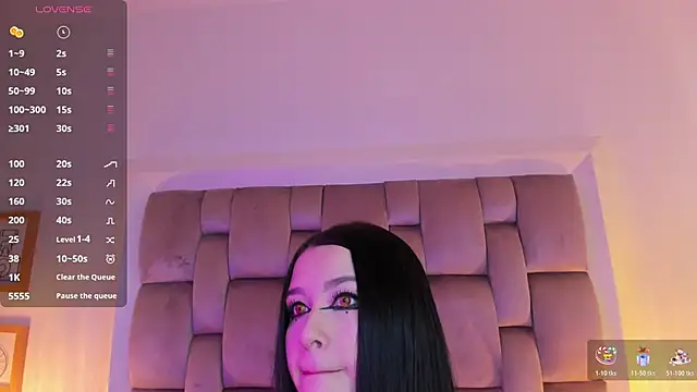 Dannika07 online show from November 12, 2025, 3:32 am