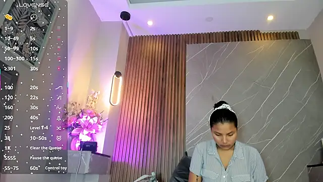 emma  rose1 online show from October 12, 2025, 2:13 am