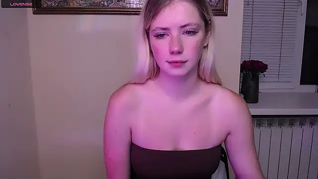 AliceHotty  online show from October 6, 2025, 7:53 am