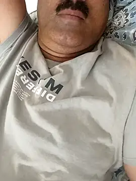 Snapshot of moonflower25 chatting on February 25, 2026, 5:46 pm moonflower25 online show from February 25, 2026, 5:46 pm