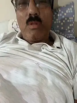 moonflower25 online show from October 15, 2025, 4:44 am