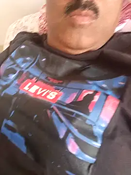 Snapshot of moonflower25 chatting on February 20, 2026, 8:27 am moonflower25 online show from February 20, 2026, 8:27 am