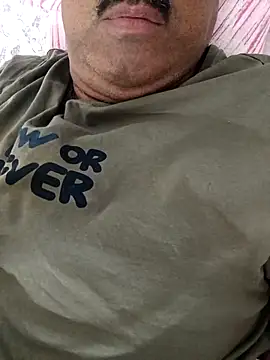 Snapshot of moonflower25 chatting on February 14, 2026, 6:41 pm moonflower25 online show from February 14, 2026, 6:41 pm