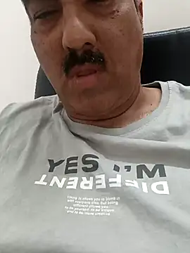 Snapshot of moonflower25 chatting on February 15, 2026, 10:25 am moonflower25 online show from February 15, 2026, 10:25 am