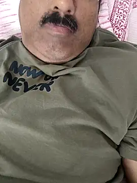 Snapshot of moonflower25 chatting on February 1, 2026, 4:27 pm moonflower25 online show from February 1, 2026, 4:27 pm