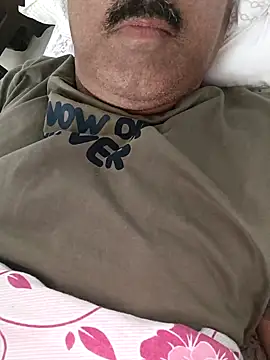 Snapshot of moonflower25 chatting on February 2, 2026, 7:24 pm moonflower25 online show from February 2, 2026, 7:24 pm