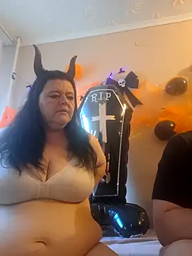 BlacReign online show from October 18, 2025, 1:57 pm