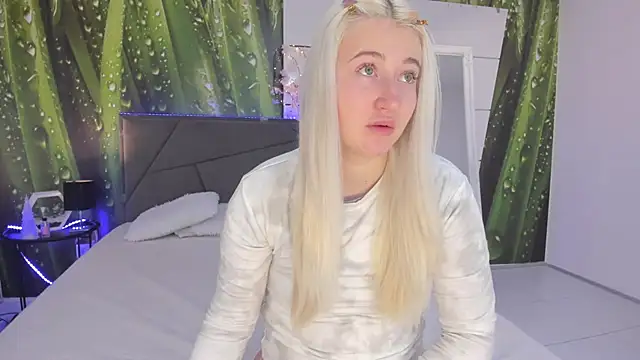 HollyTailors online show from February 10, 2026, 6:45 am