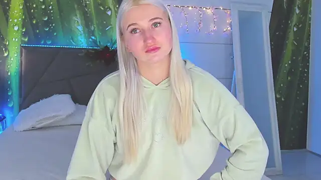 HollyTailors online show from January 9, 2026, 6:31 am