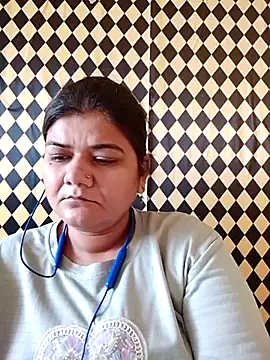 Meenu tiwari online show from October 3, 2025, 9:33 am