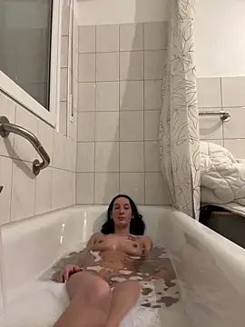 Emilia Mausi online show from March 27, 2026, 9:05 pm