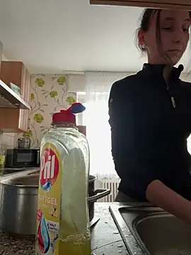 Emilia Mausi online show from February 13, 2026, 3:23 pm