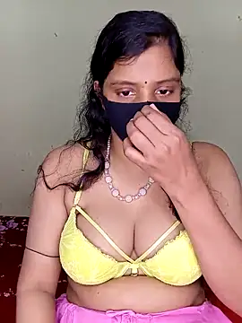 Snapshot of Rose-luckey chatting on October 8, 2025, 12:39 pm Rose-luckey online show from October 8, 2025, 12:39 pm