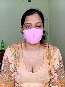 Rose-luckey online show from December 2, 2025, 5:20 am