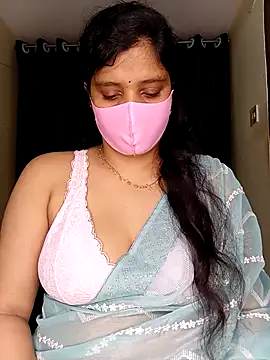 Rose-luckey online show from April 22, 2026, 2:46 pm