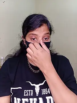 Rose-luckey online show from May 14, 2026, 1:52 pm