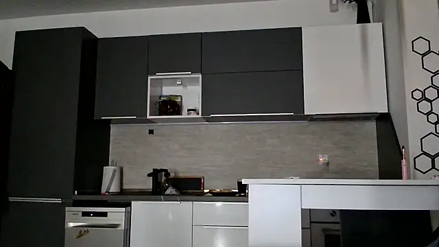 gglingeriee online show from October 13, 2025, 9:22 am