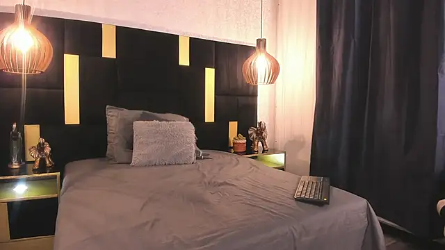 Snapshot of Lucio__Fox chatting on February 13, 2026, 11:43 am Lucio Fox online show from February 13, 2026, 11:43 am