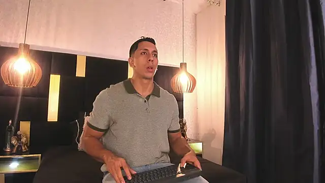 Snapshot of Lucio__Fox chatting on February 10, 2026, 11:31 am Lucio Fox online show from February 10, 2026, 11:31 am