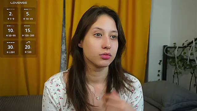 Snapshot of BeckyBurgh chatting on November 4, 2025, 6:11 pm BeckyBurgh online show from November 4, 2025, 6:11 pm