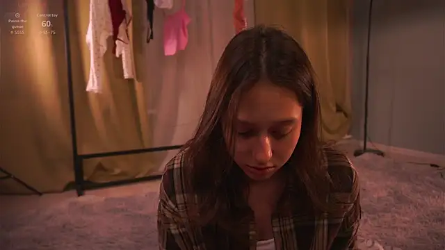 Snapshot of BeckyBurgh chatting on November 12, 2025, 5:17 pm BeckyBurgh online show from November 12, 2025, 5:17 pm