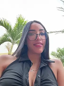 lissafeniix  online show from November 19, 2025, 7:36 pm