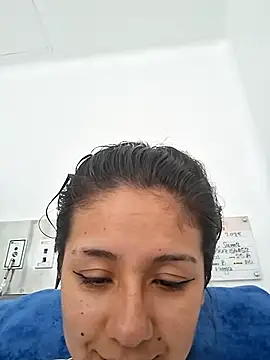 CAROLINE  07 online show from October 9, 2025, 7:03 pm