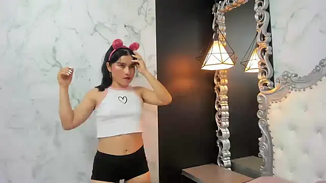 naughty milf4u  online show from September 17, 2025, 9:39 pm