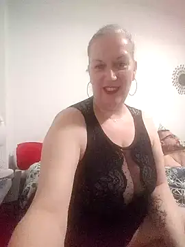 Feelineducentre online show from February 8, 2026, 8:28 pm