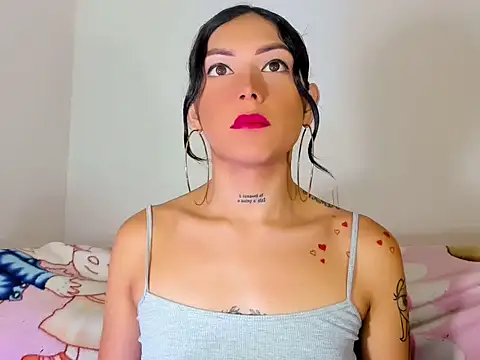 Megan Gil  online show from October 16, 2025, 1:41 pm