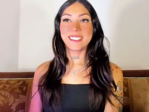 Megan Gil  online show from October 9, 2025, 1:55 pm