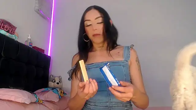 Megan Gil  online show from February 26, 2026, 10:43 pm