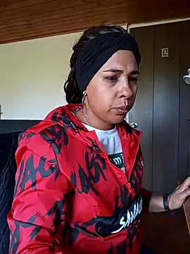 IVONNE COLLINS33 online show from December 3, 2025, 3:00 pm