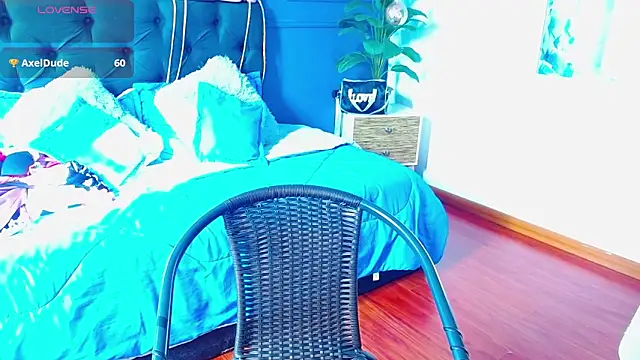 zohet kriss online show from March 29, 2026, 1:24 pm