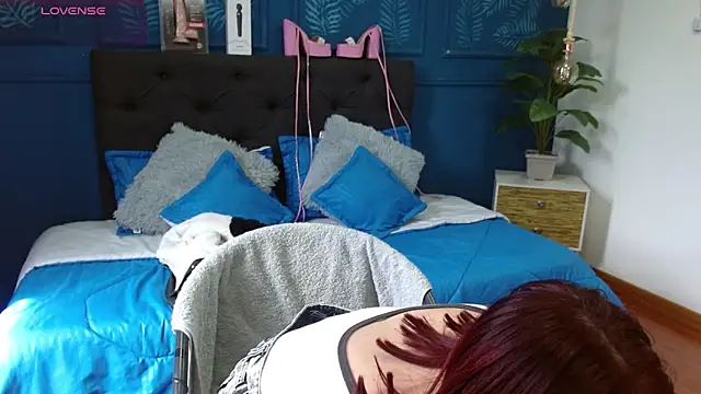 zohet kriss online show from April 2, 2026, 2:46 pm