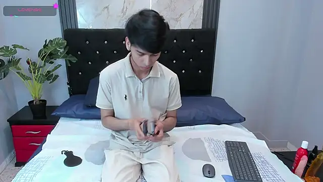 OnlyJos online show from September 14, 2025, 3:01 pm