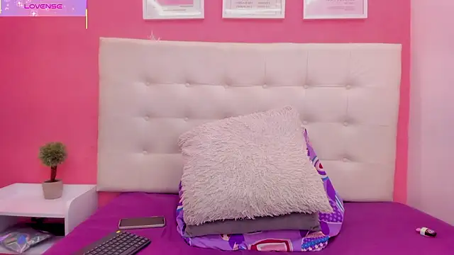 Macarena 05 online show from February 12, 2026, 12:43 am