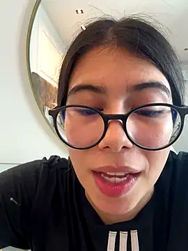 Caitlin Cat online show from October 2, 2025, 3:32 am